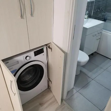Apartment Bright Near Marie Curie Hospital *